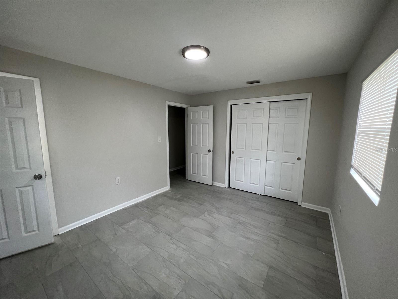 1225 NE 16 AVE NE