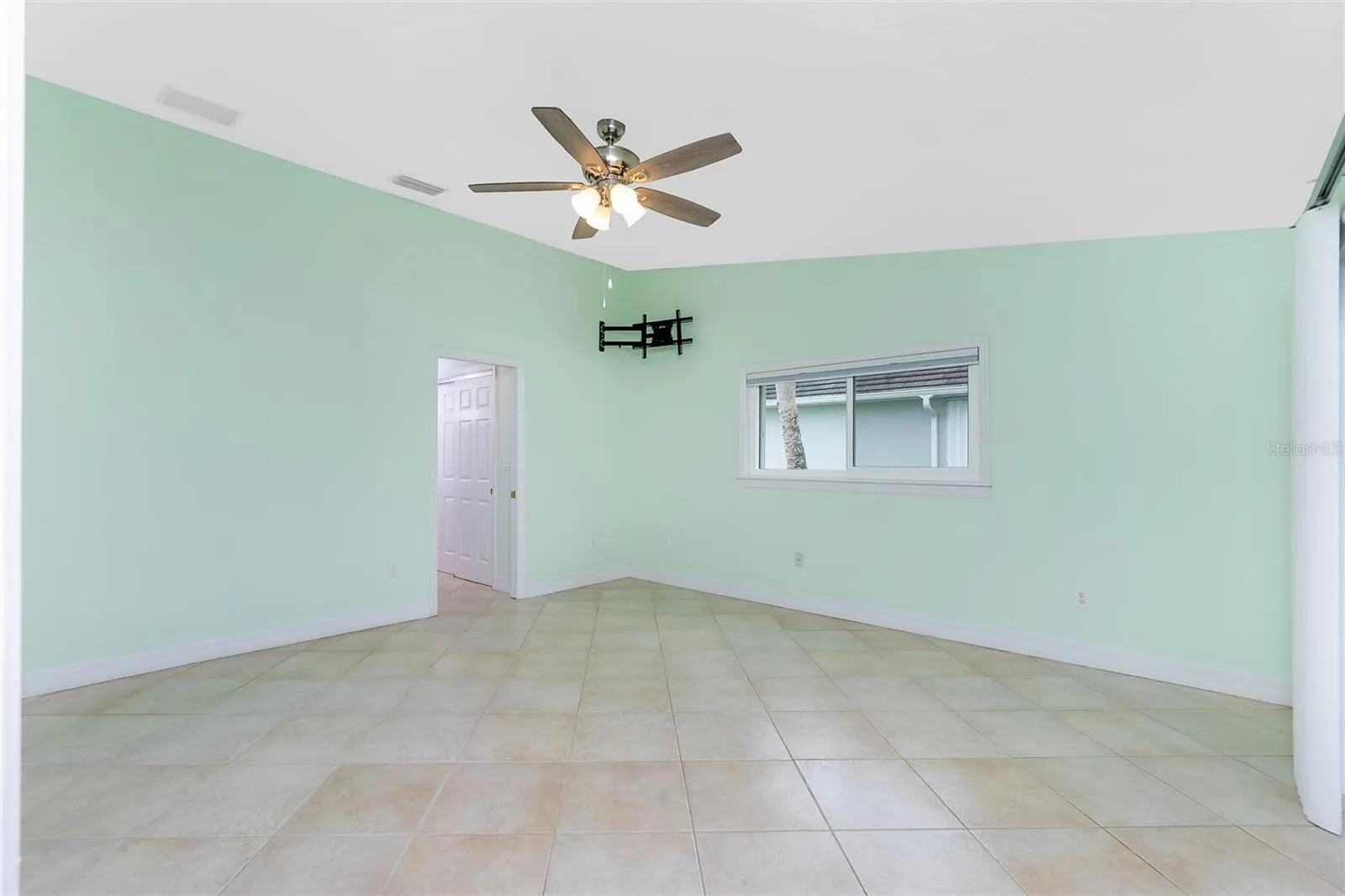 12001 SW KINGSWAY CIR