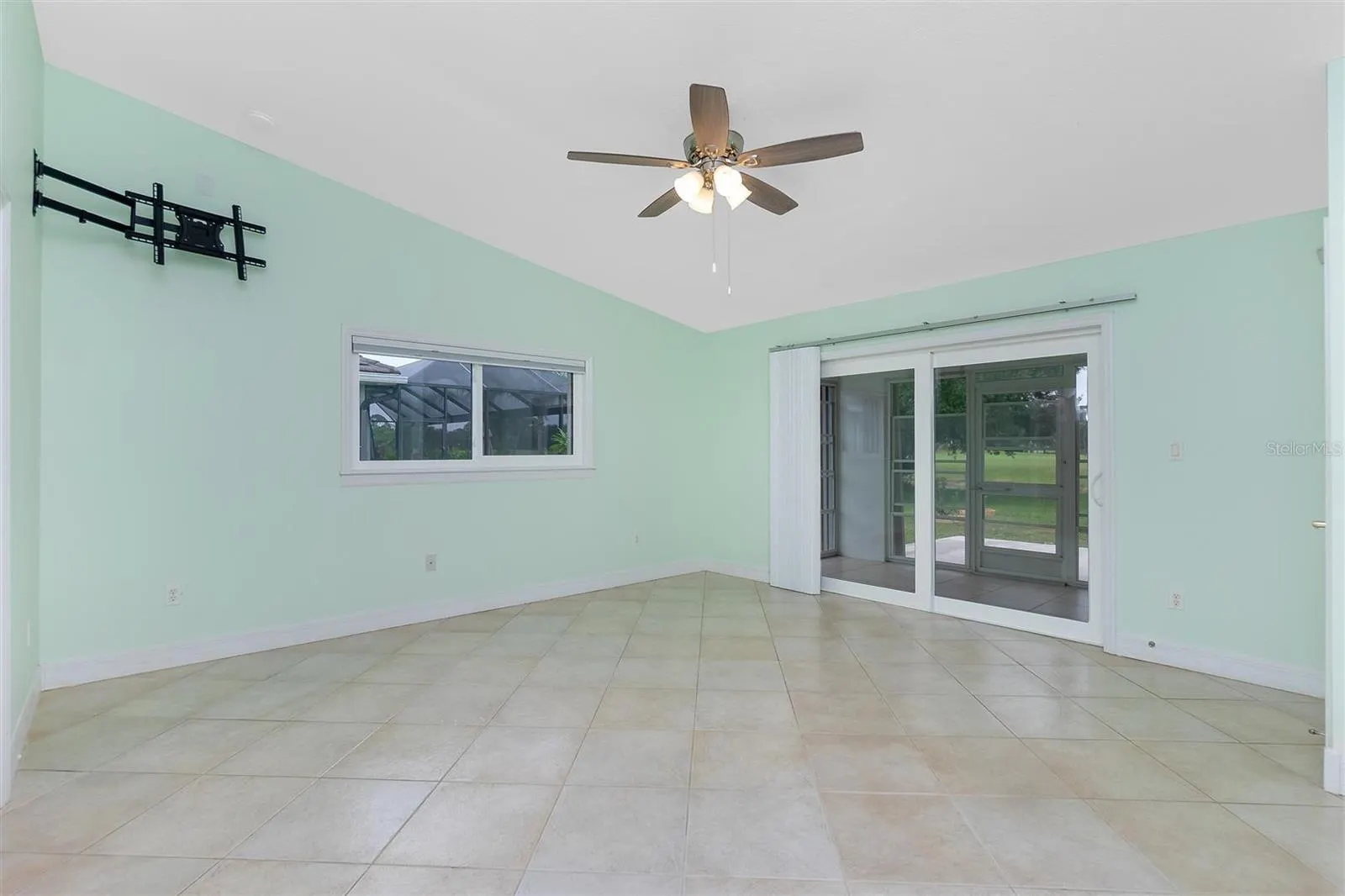 12001 SW KINGSWAY CIR