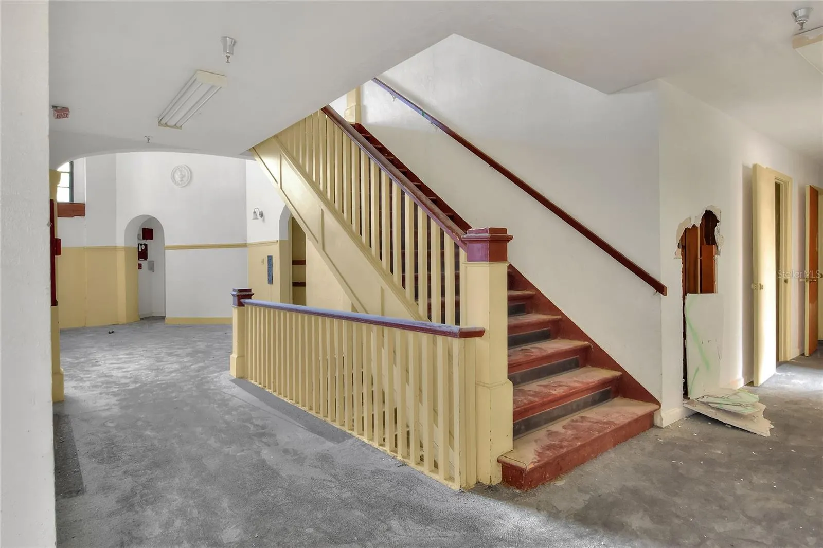 206 PILAKLAKAHA AVE
