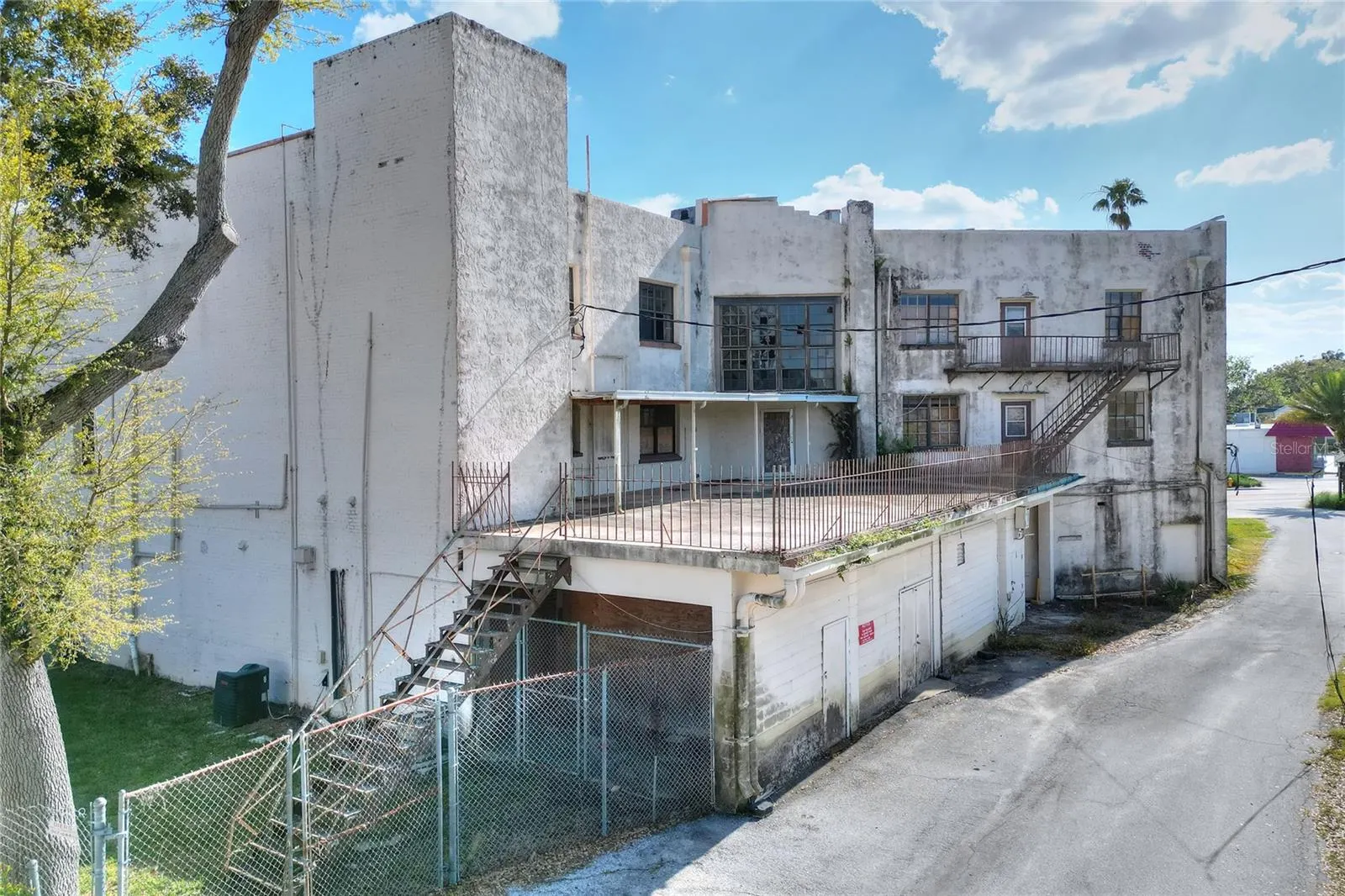 206 PILAKLAKAHA AVE