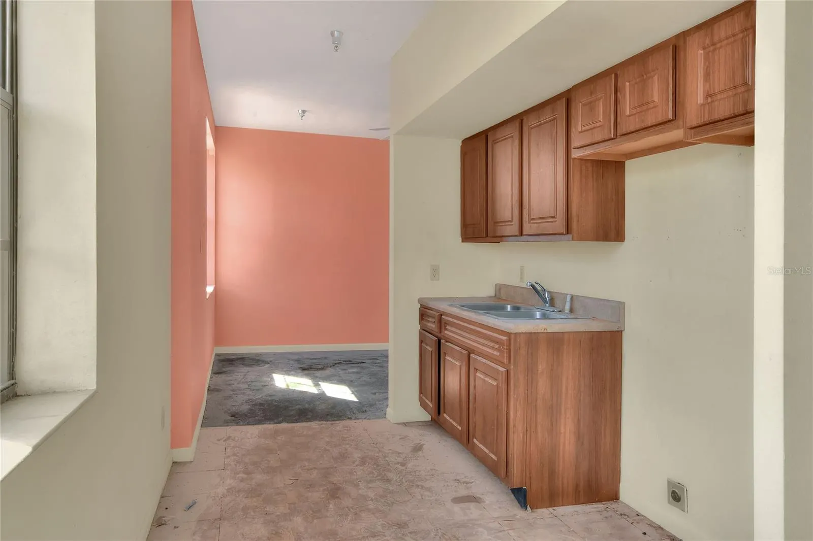 206 PILAKLAKAHA AVE