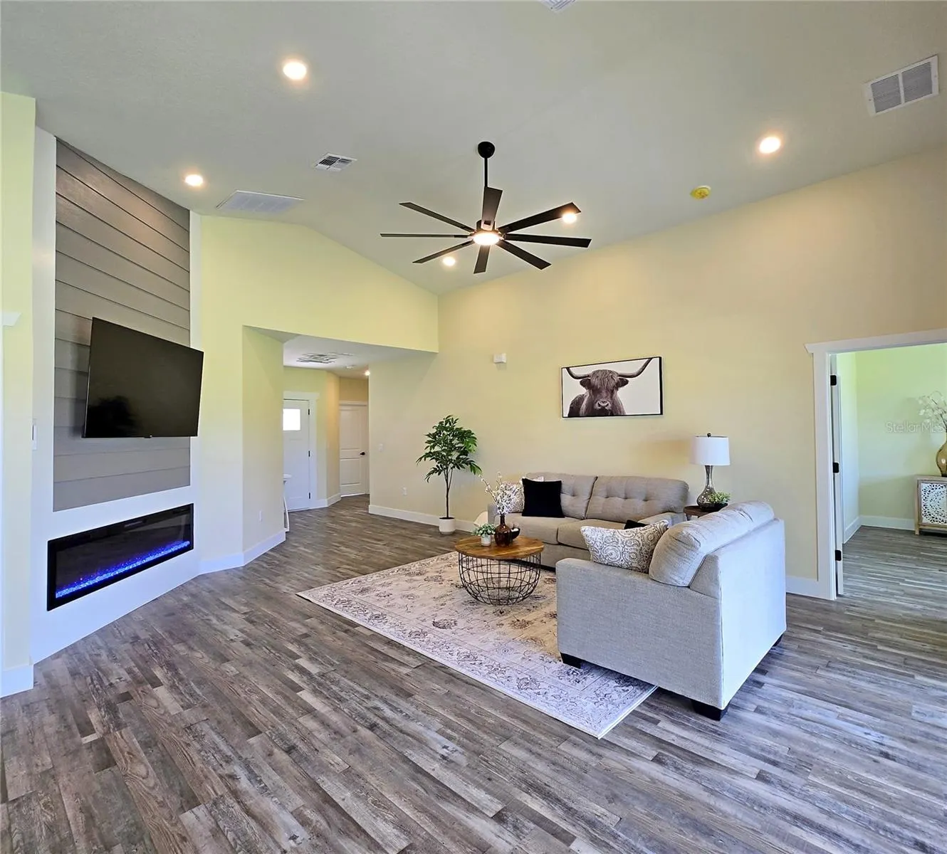 7190 GOLF CLUB DR