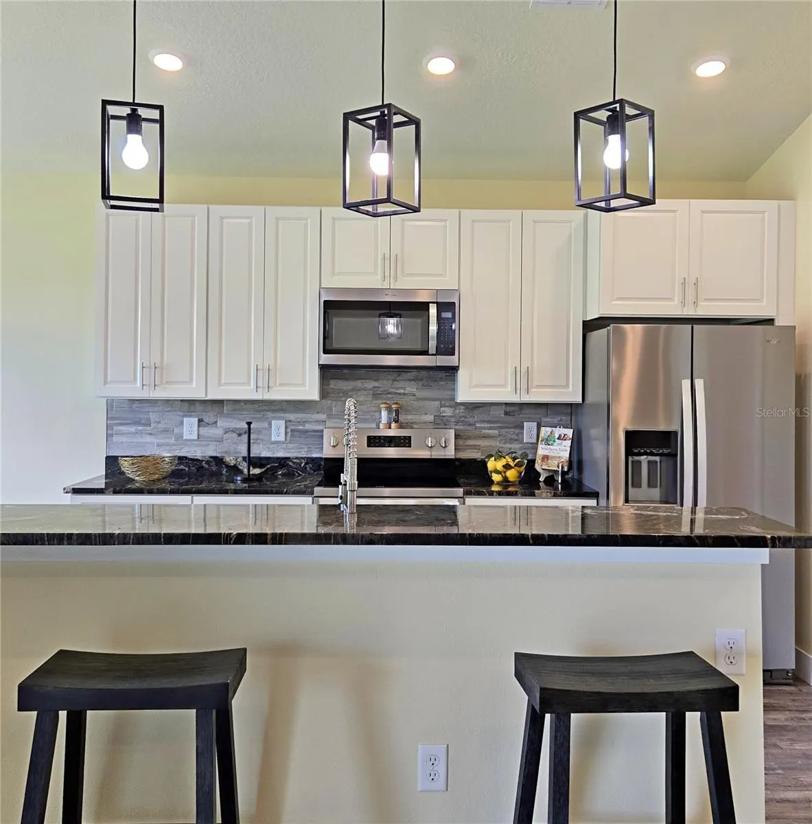 7190 GOLF CLUB DR