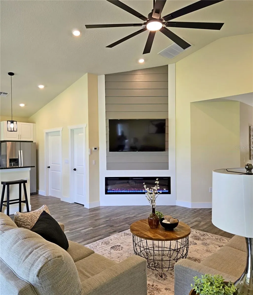 7190 GOLF CLUB DR