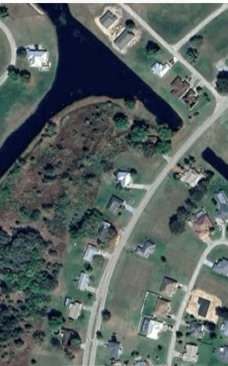 520 FOXHALL CIR