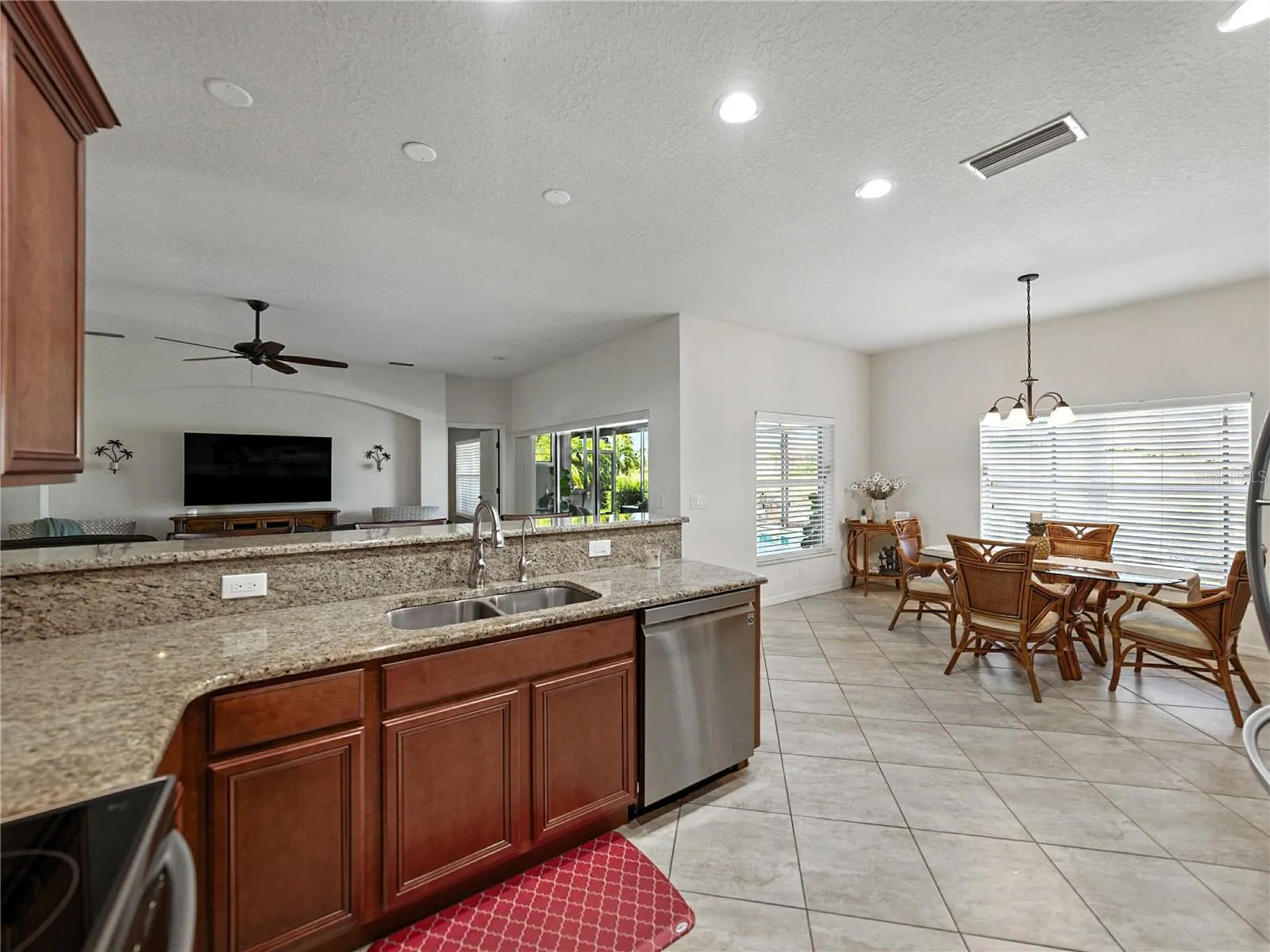5332 HOGAN LN