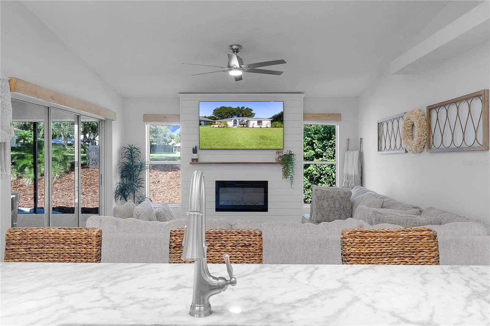 5252 GROVE MNR