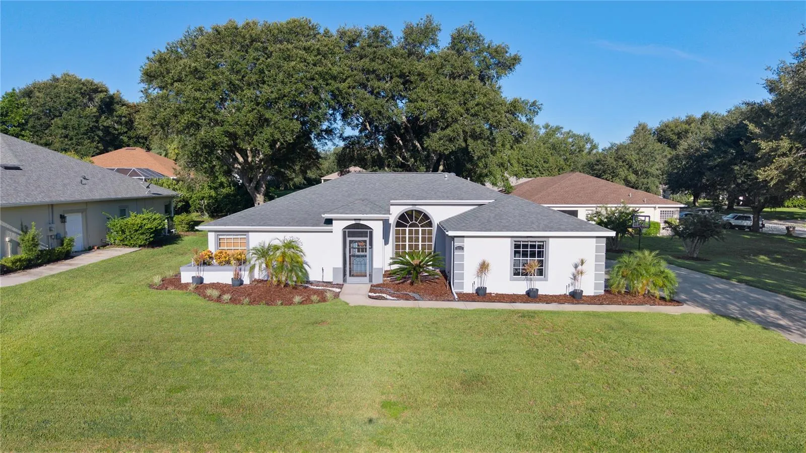 5252 GROVE MNR