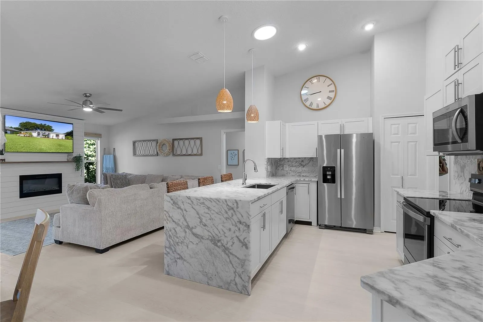5252 GROVE MNR