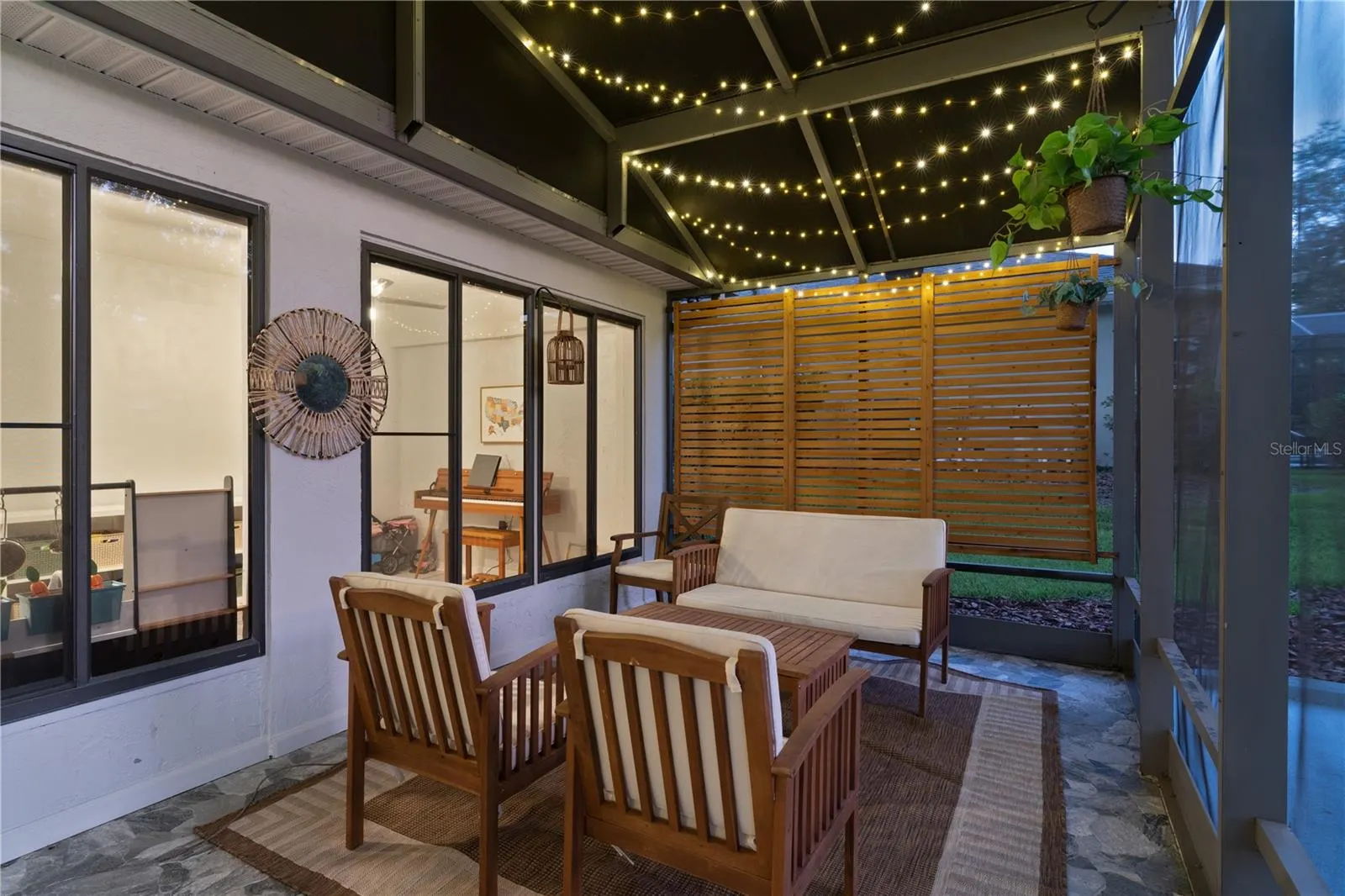 5252 GROVE MNR