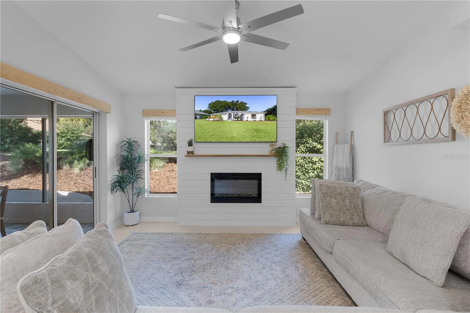 5252 GROVE MNR