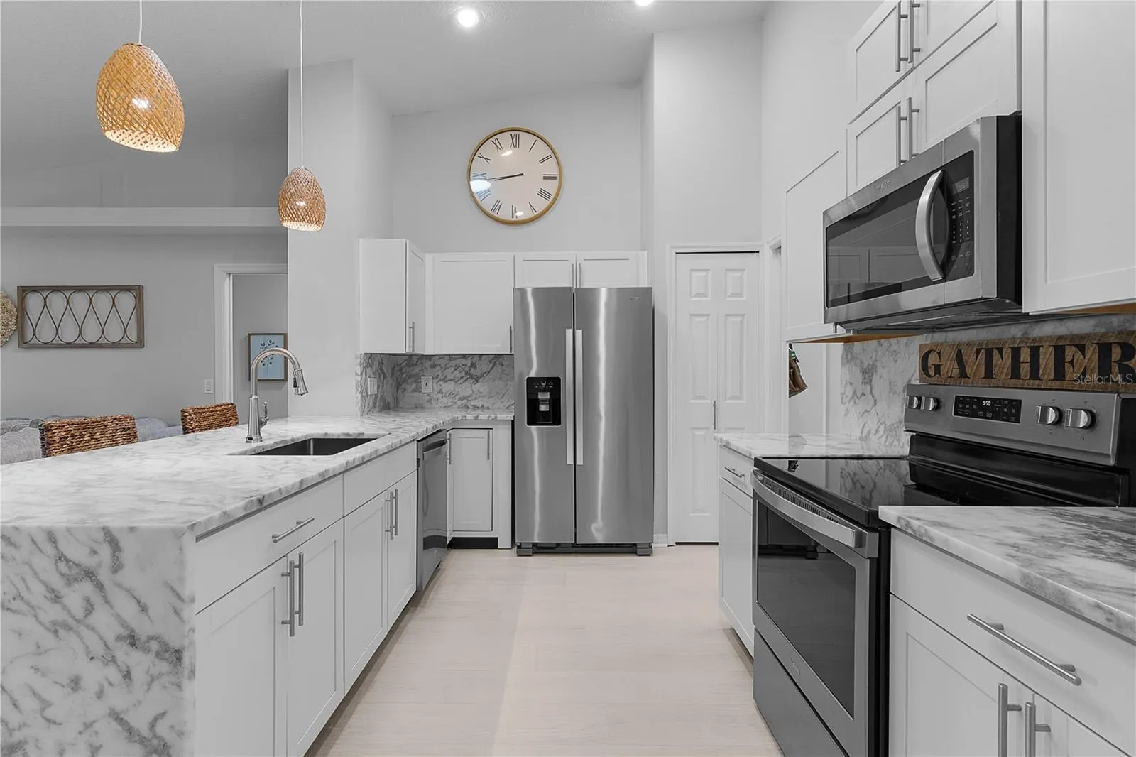 5252 GROVE MNR