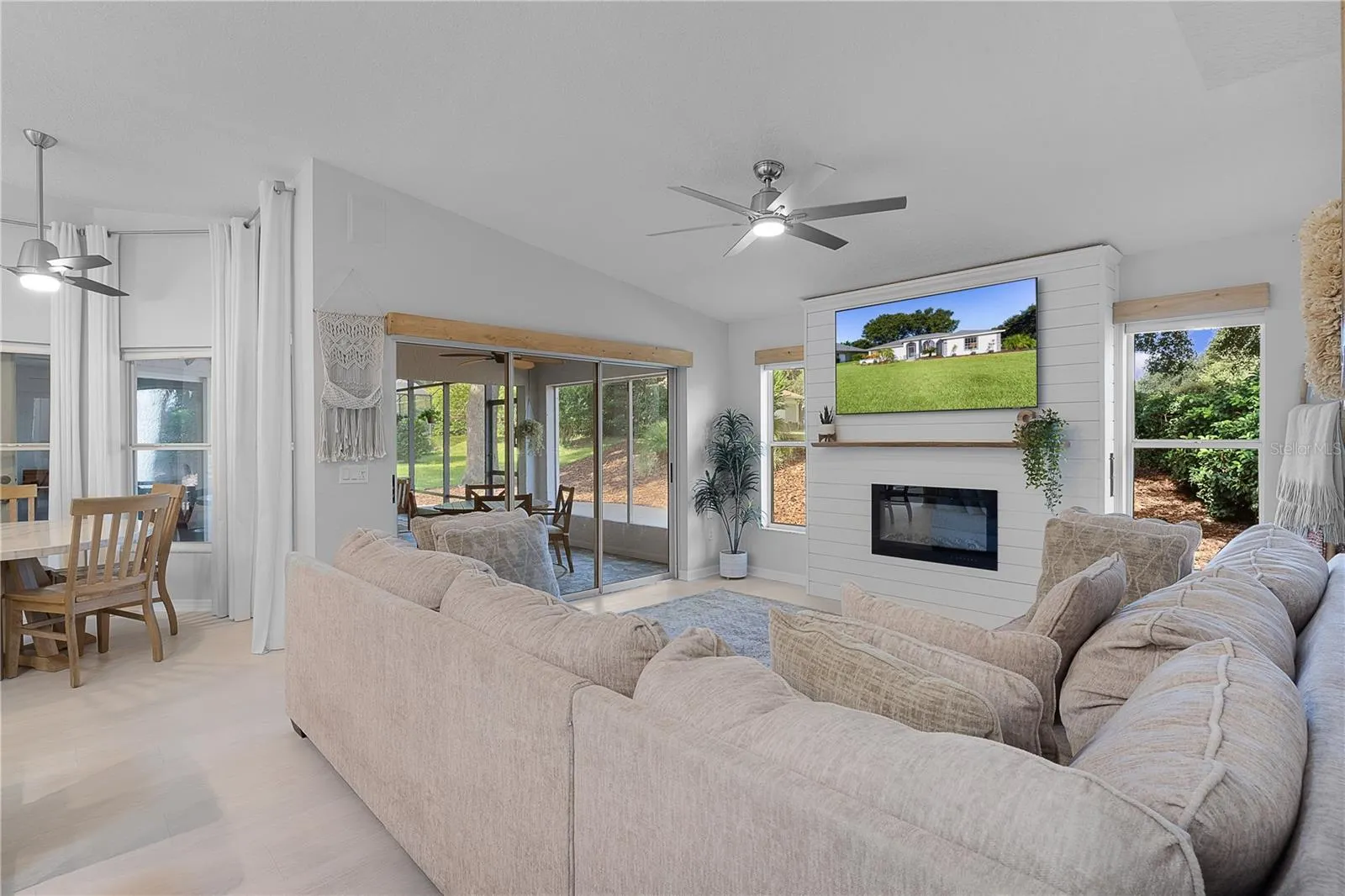 5252 GROVE MNR