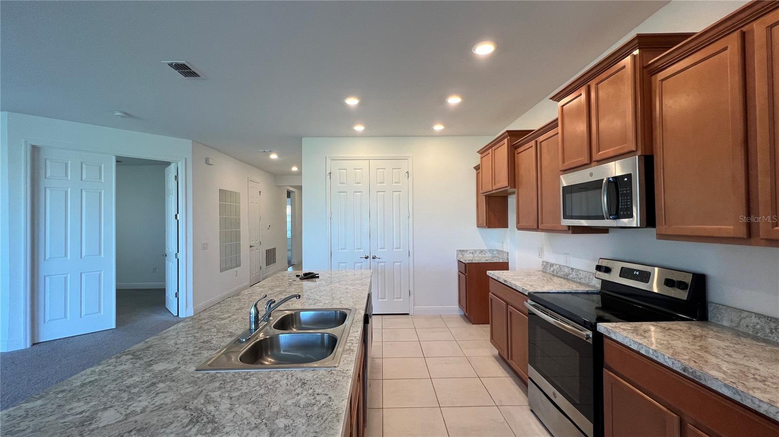 3924 CARRICK BEND DR