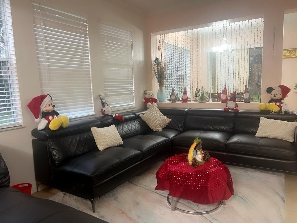 3000 SEAVIEW CASTLE DR