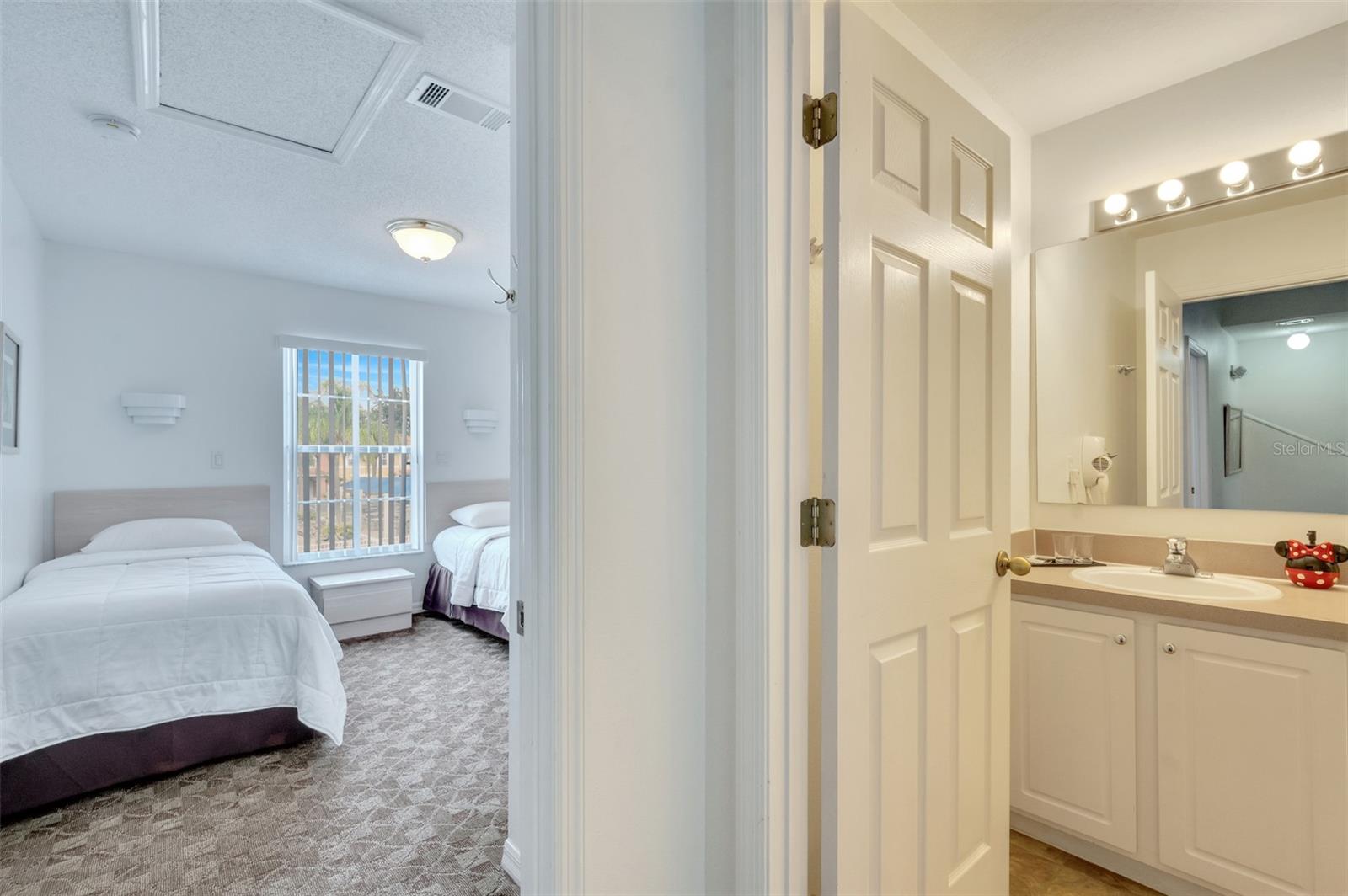 1135 PARK RIDGE CIR
