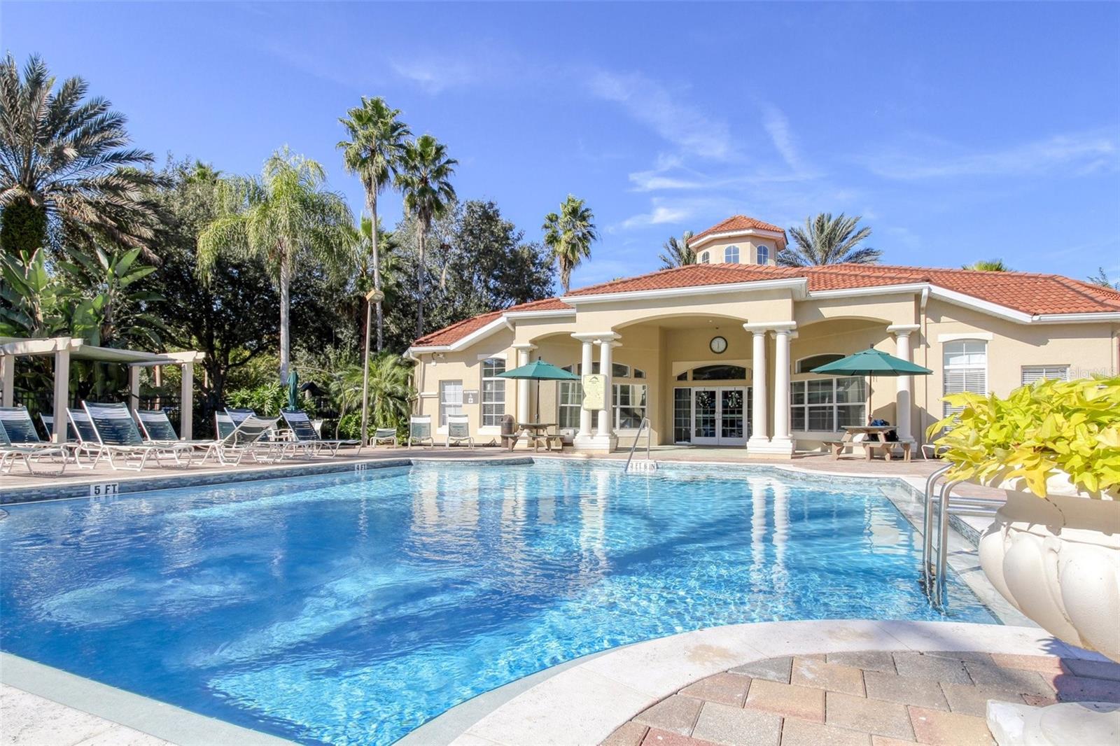 2725 SUN KEY PL
