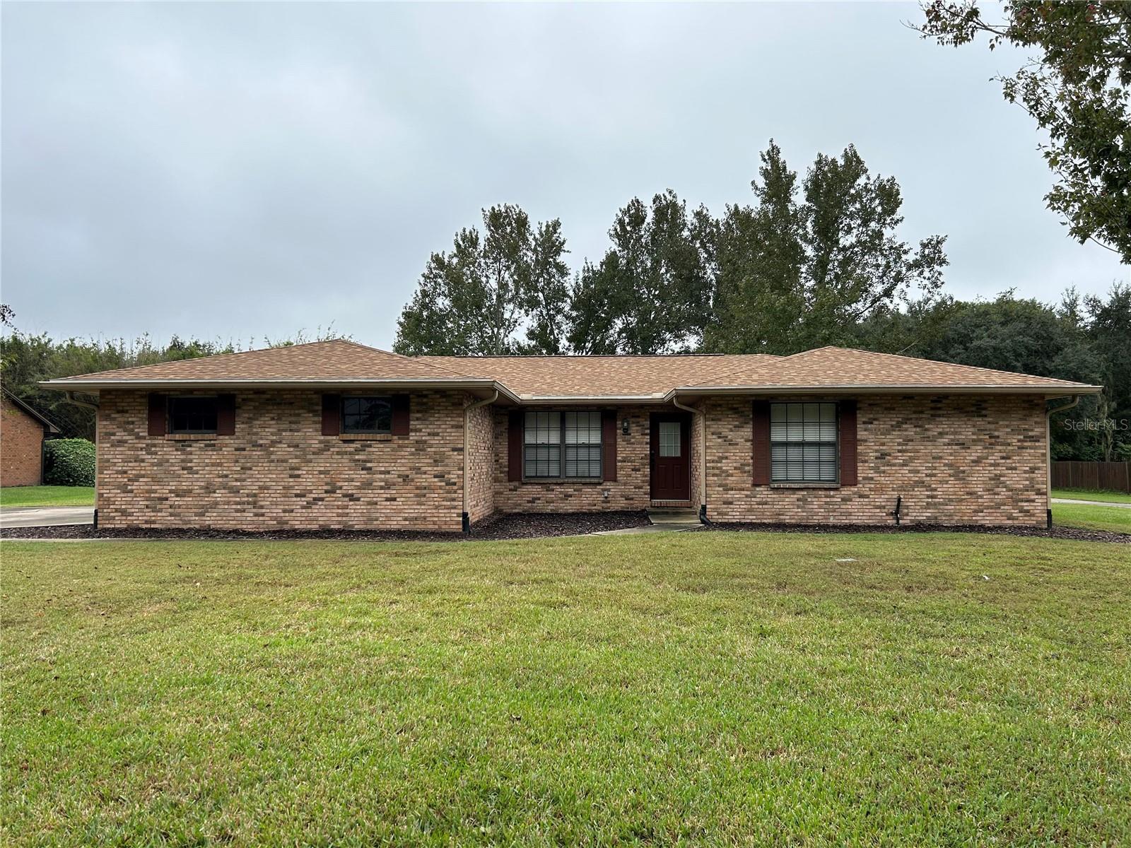 1664 REGAL OAK DR