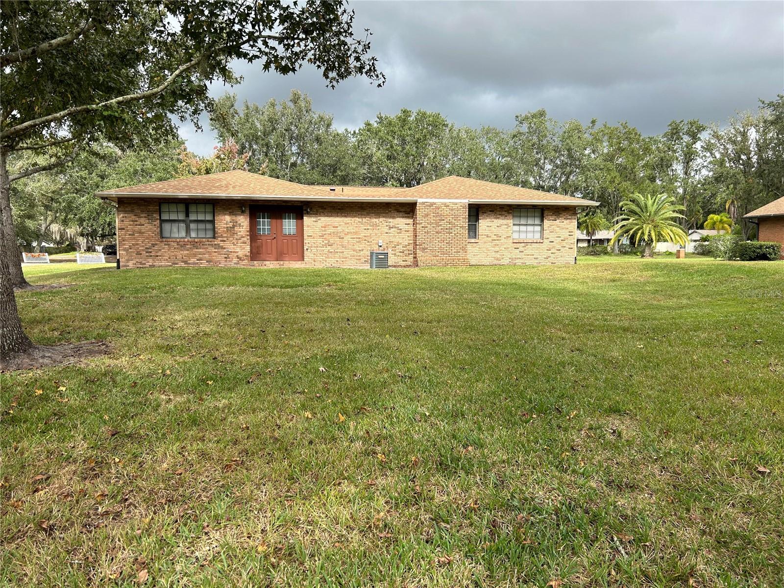 1664 REGAL OAK DR