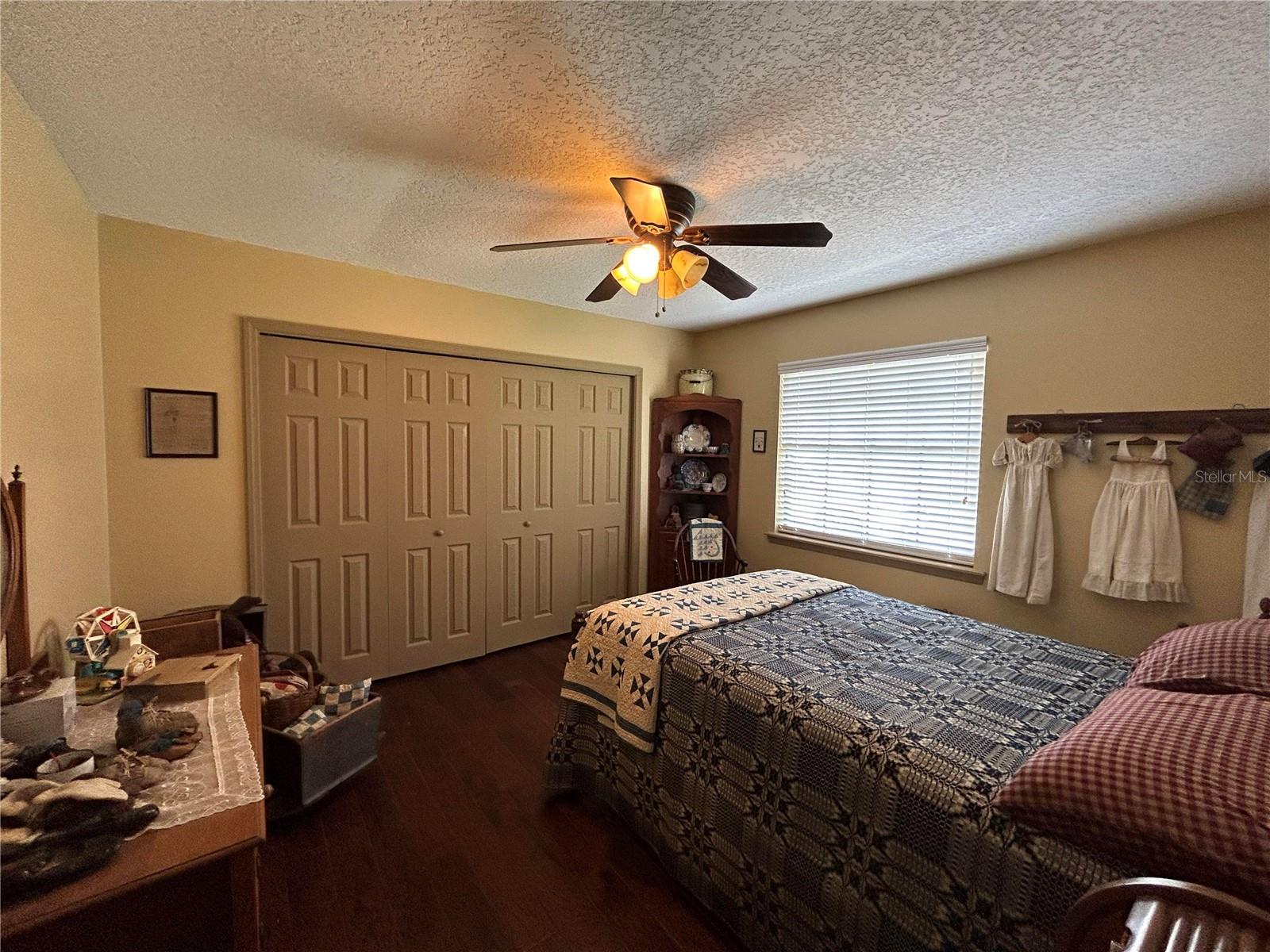 1664 REGAL OAK DR