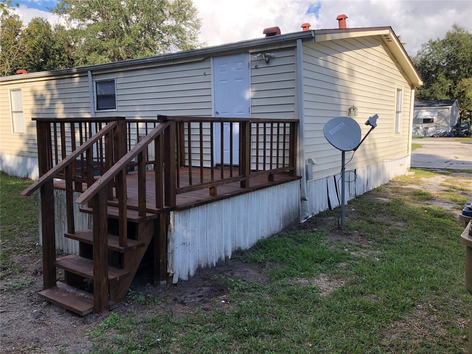 1082 CARRIE LN