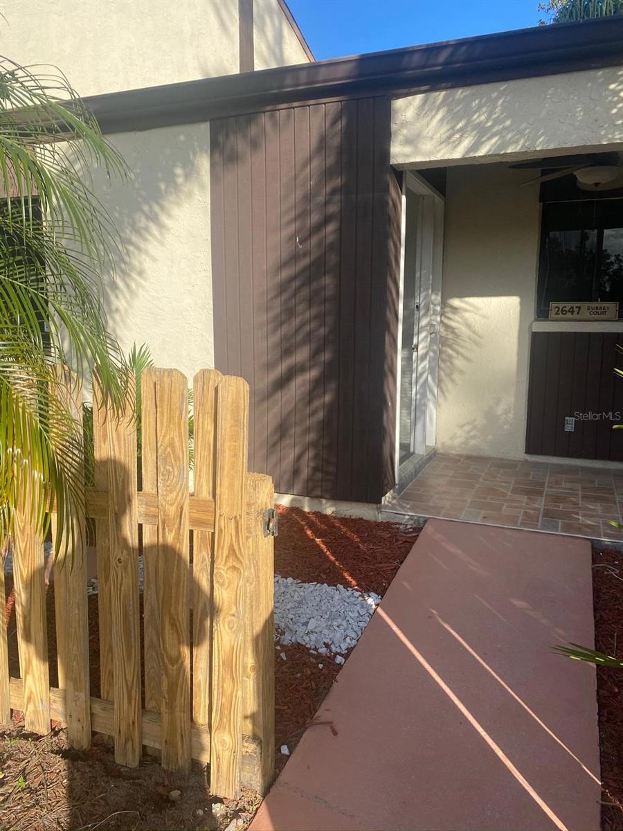 2647 SURREY CT