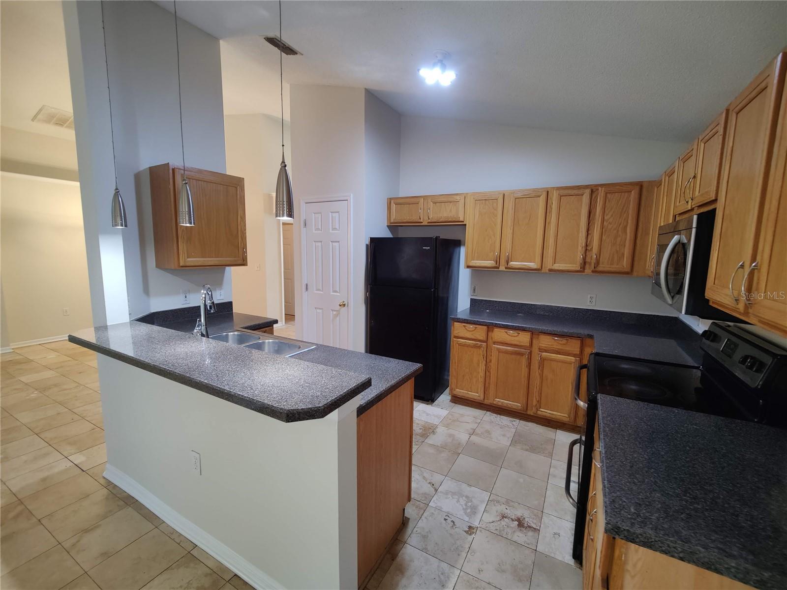 2422 WINCHESTER BLVD