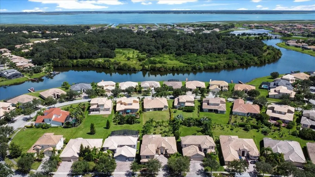3757 EAGLE ISLE CIR