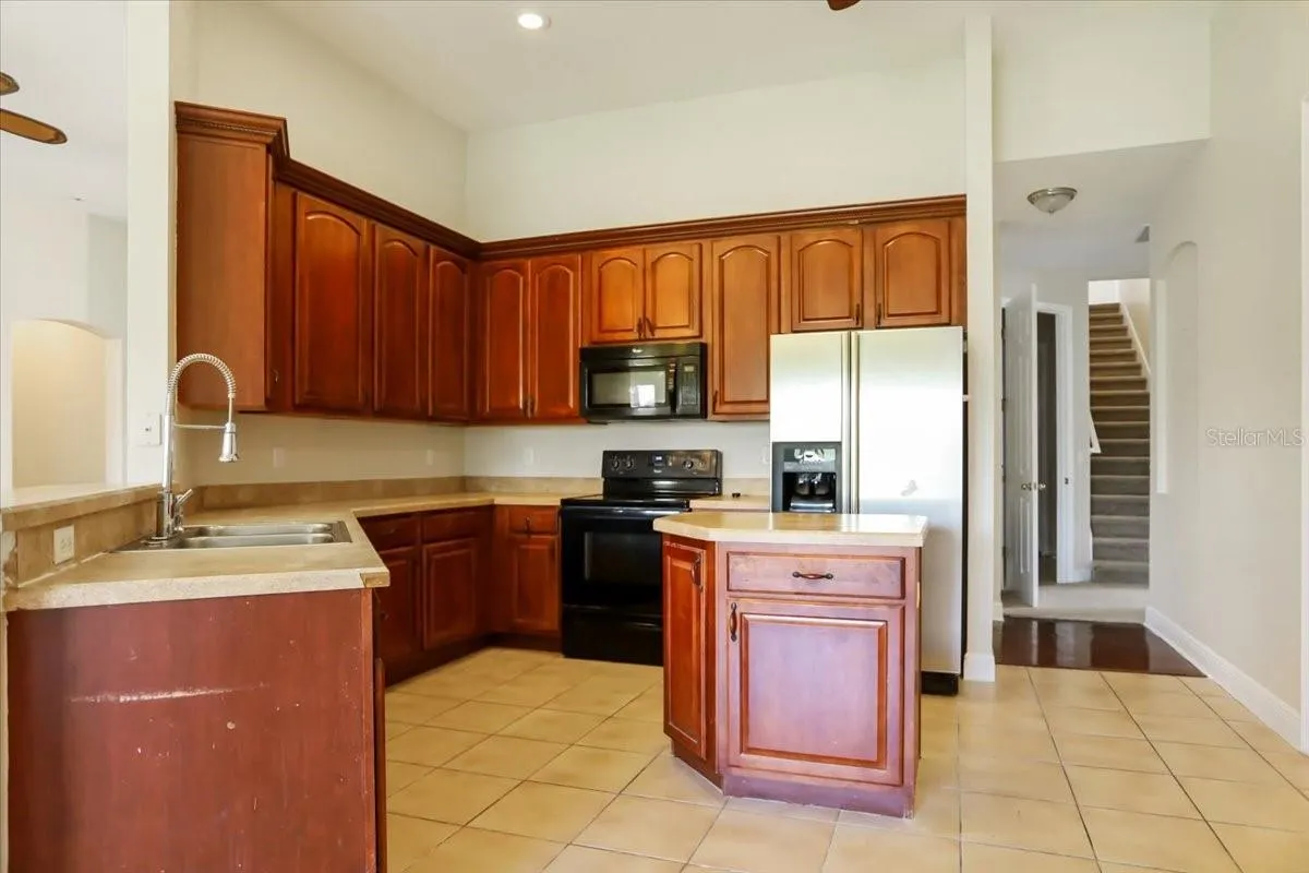 3757 EAGLE ISLE CIR
