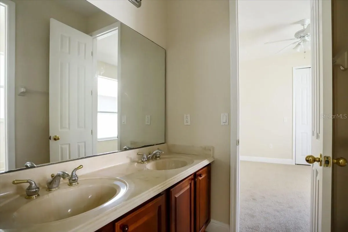 3757 EAGLE ISLE CIR