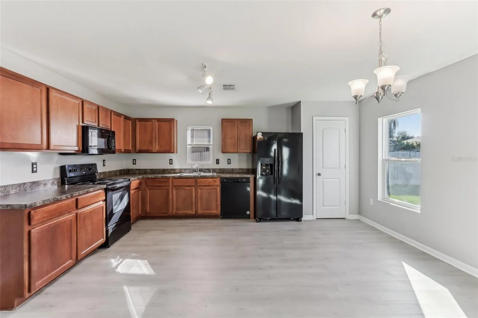 49 INCONNU DR