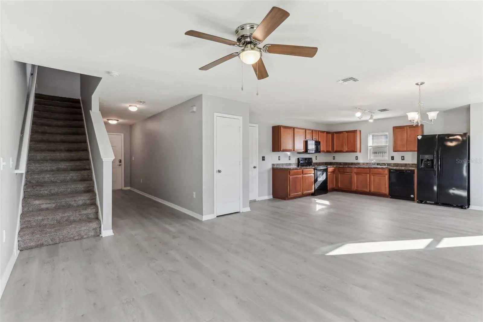 49 INCONNU DR