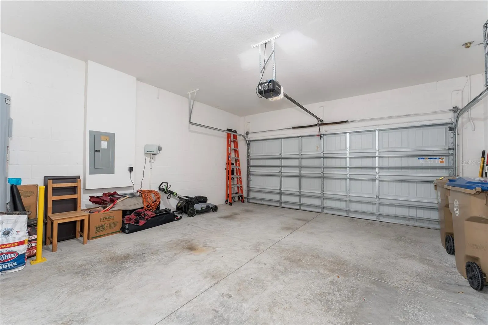 1187 PLAYA DEL SOL LN