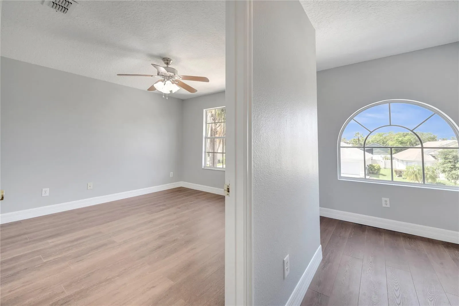 5768 LOS PALMA VISTA DR