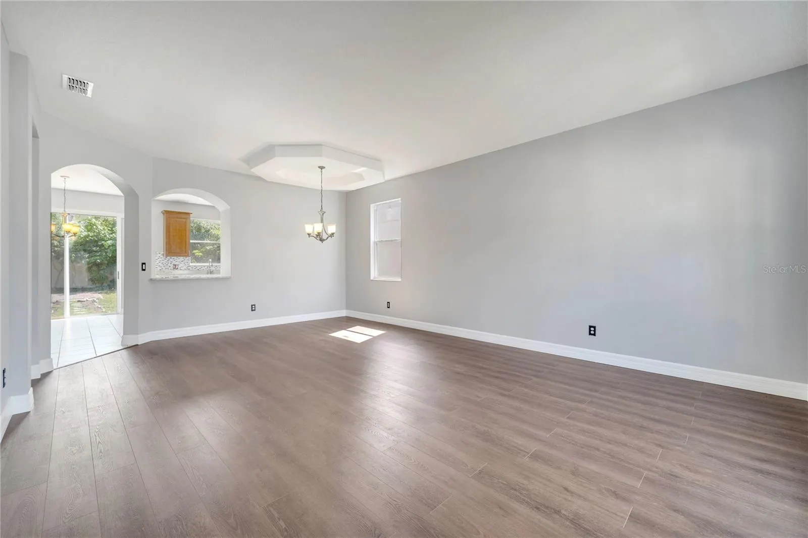 5768 LOS PALMA VISTA DR