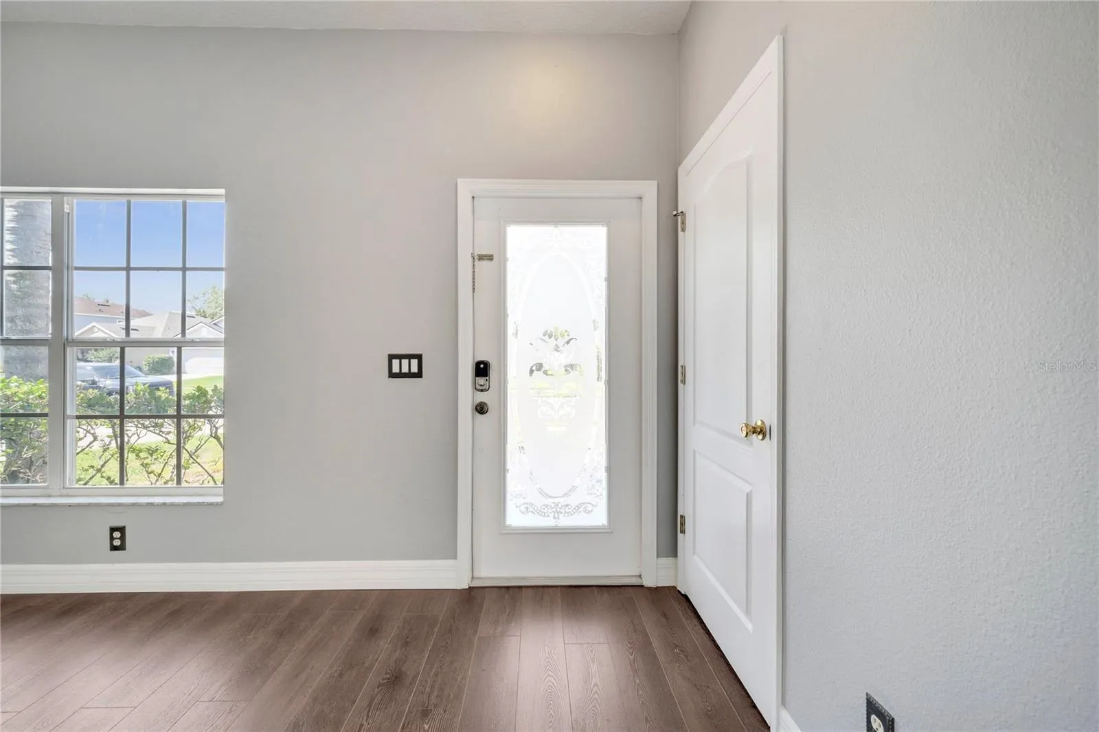 5768 LOS PALMA VISTA DR