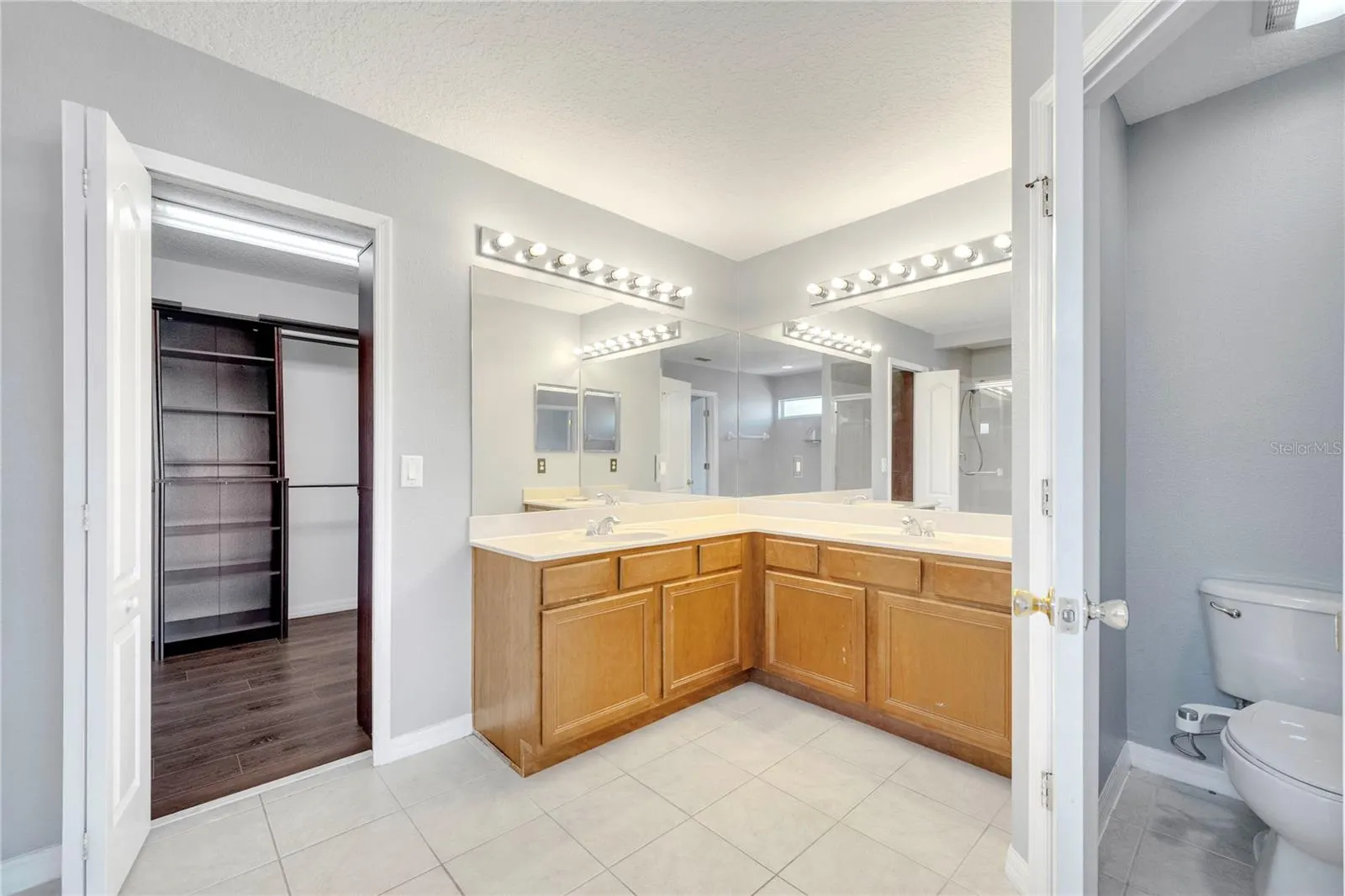 5768 LOS PALMA VISTA DR