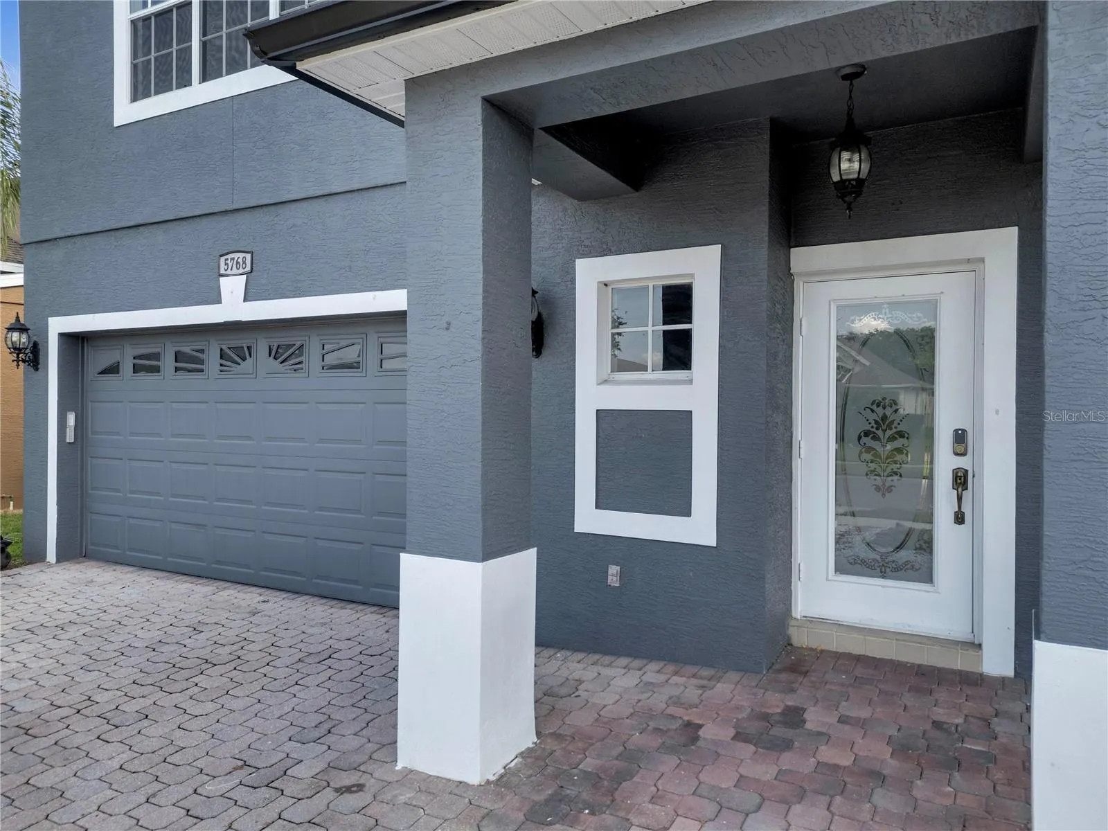 5768 LOS PALMA VISTA DR