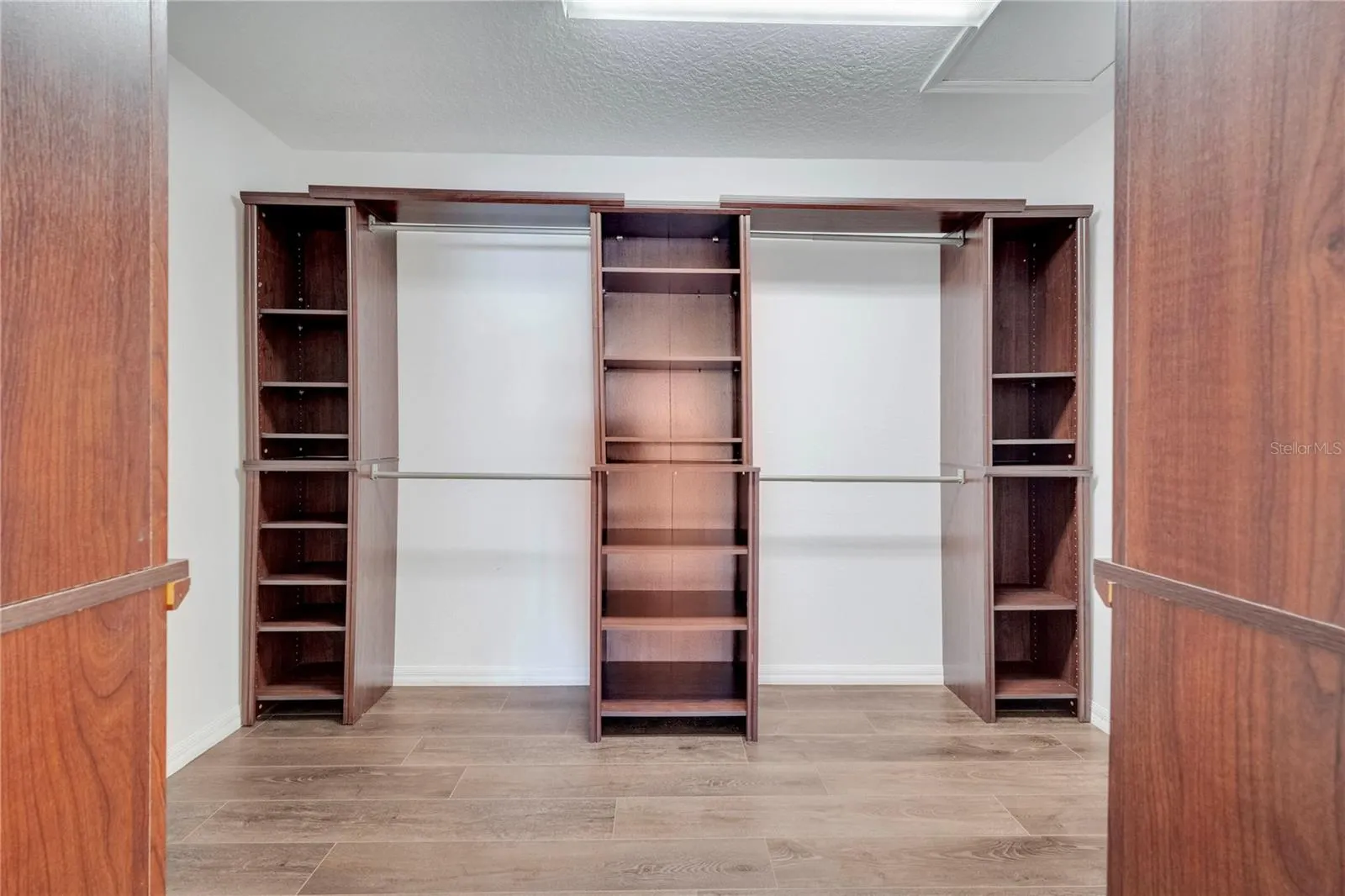 5768 LOS PALMA VISTA DR