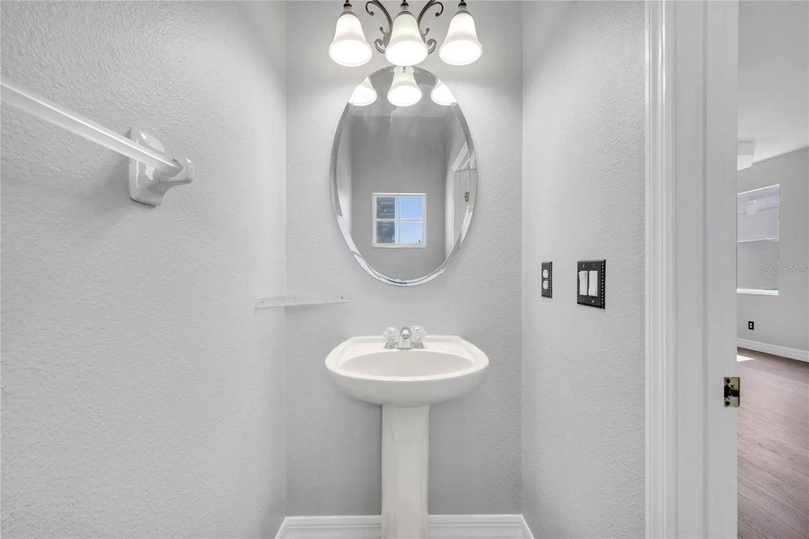 5768 LOS PALMA VISTA DR