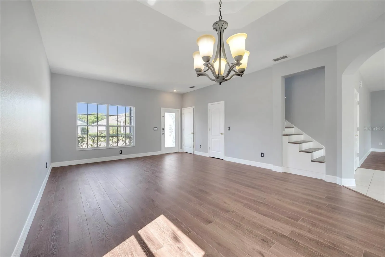 5768 LOS PALMA VISTA DR