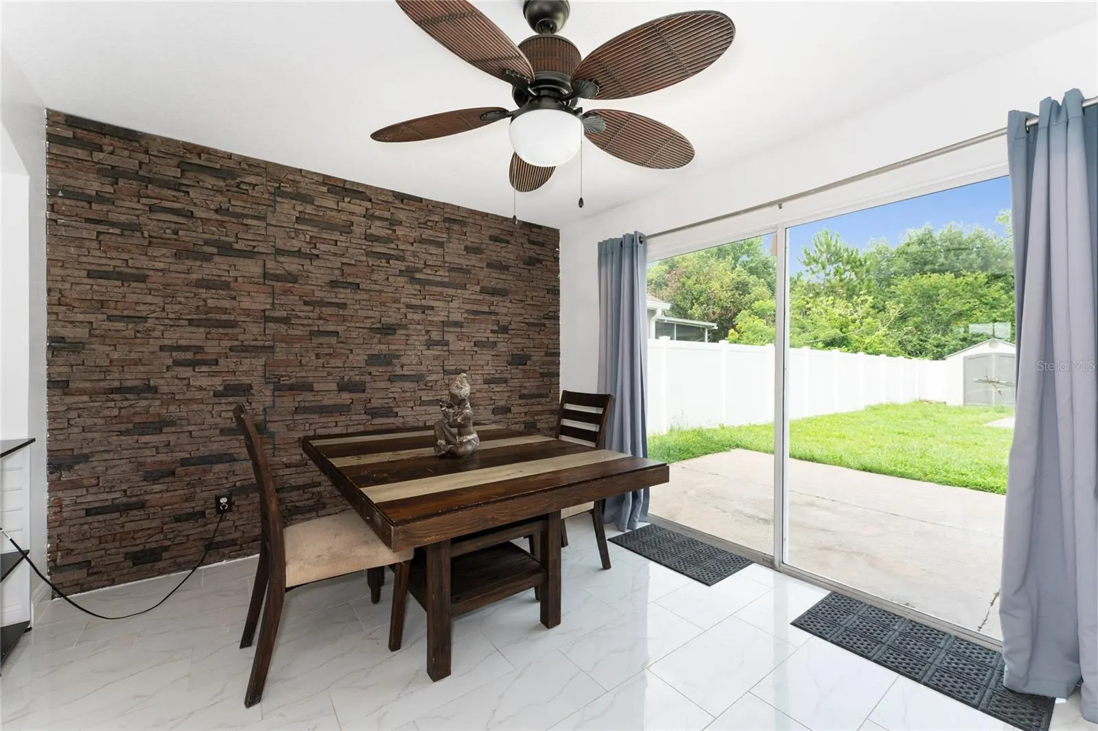 1425 CAREY GLEN CIR