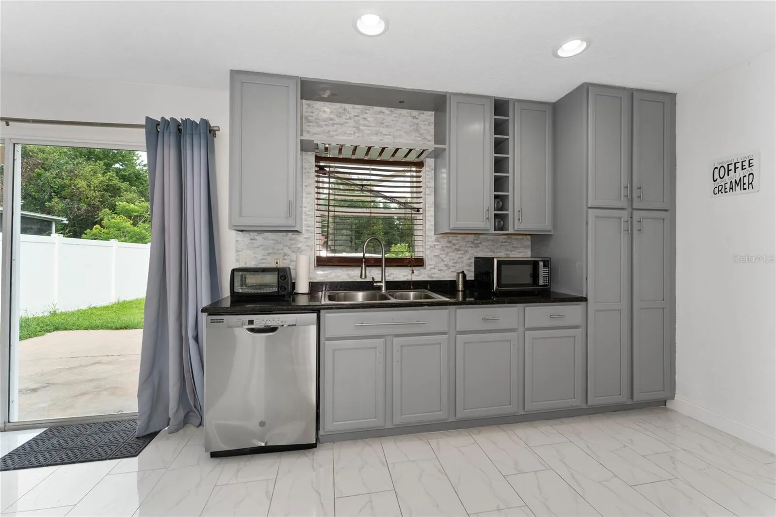 1425 CAREY GLEN CIR