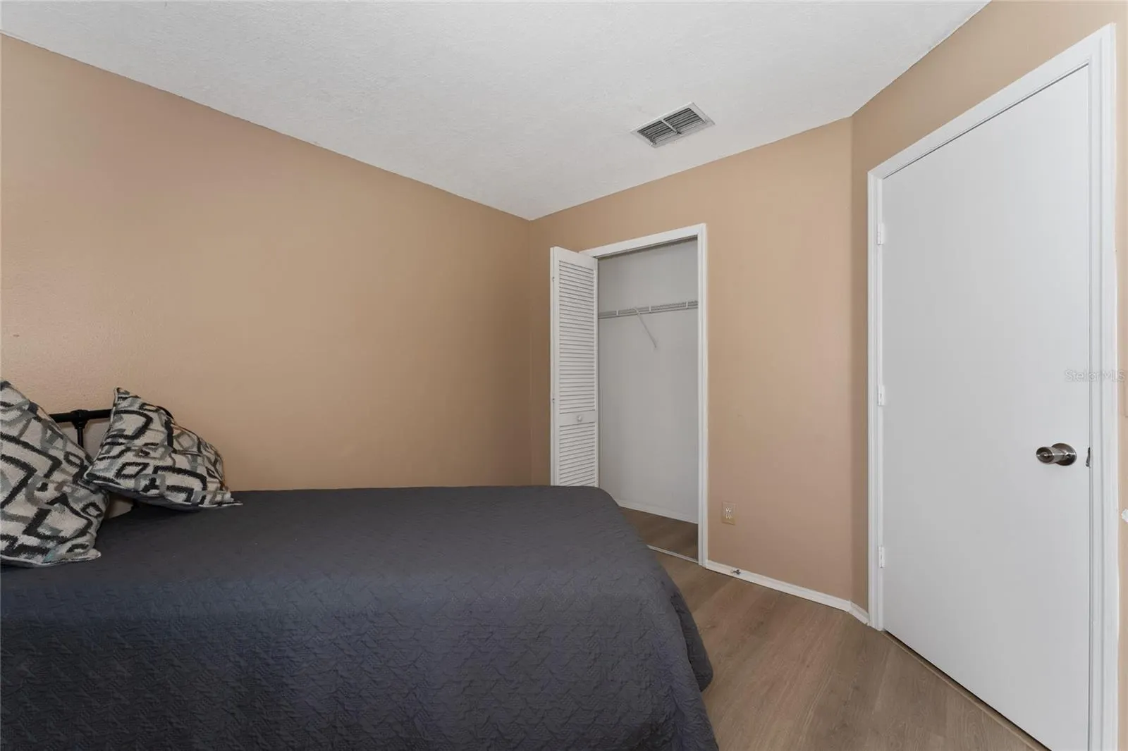 1425 CAREY GLEN CIR