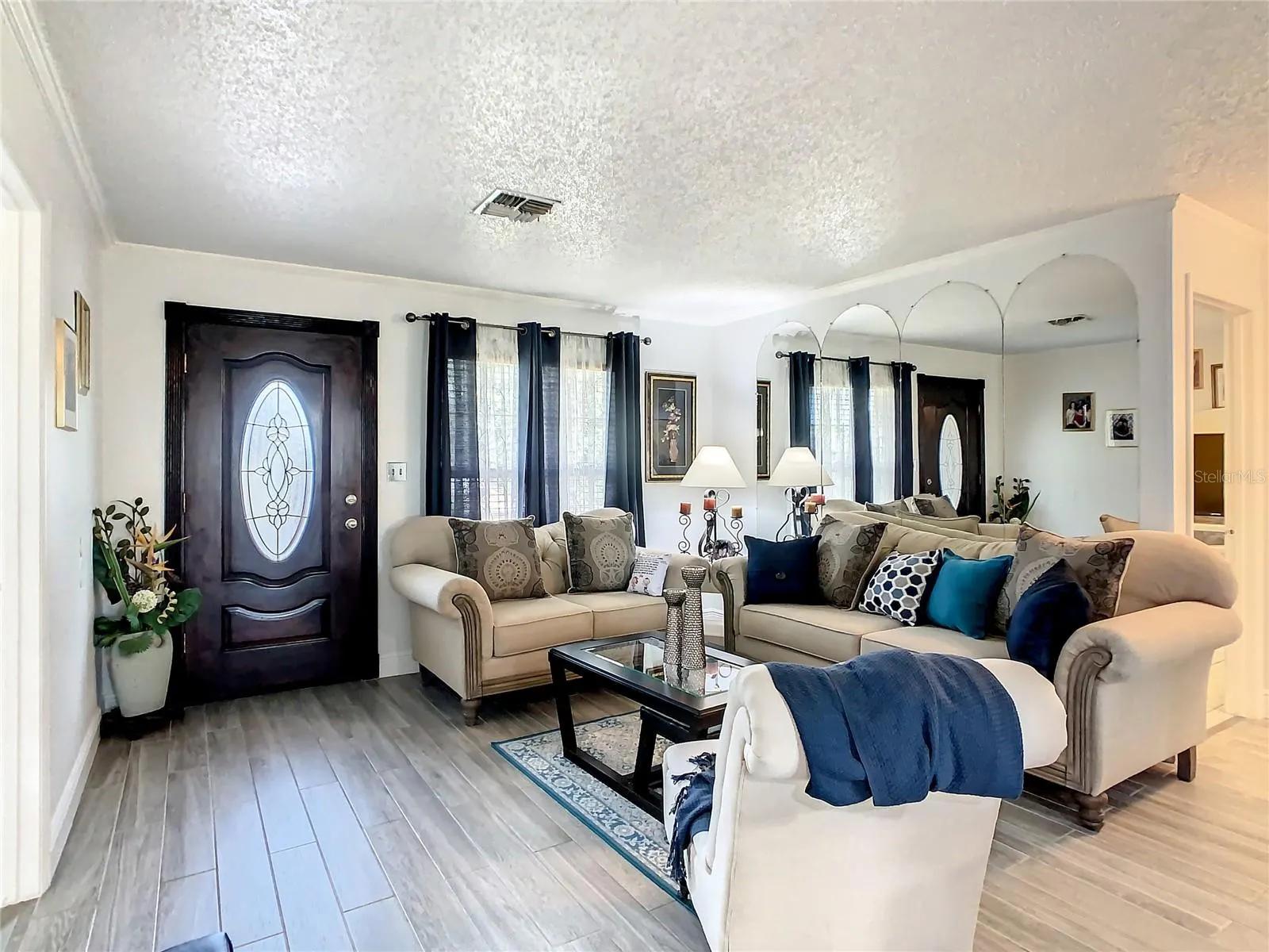 624 ROYAL PALM DR