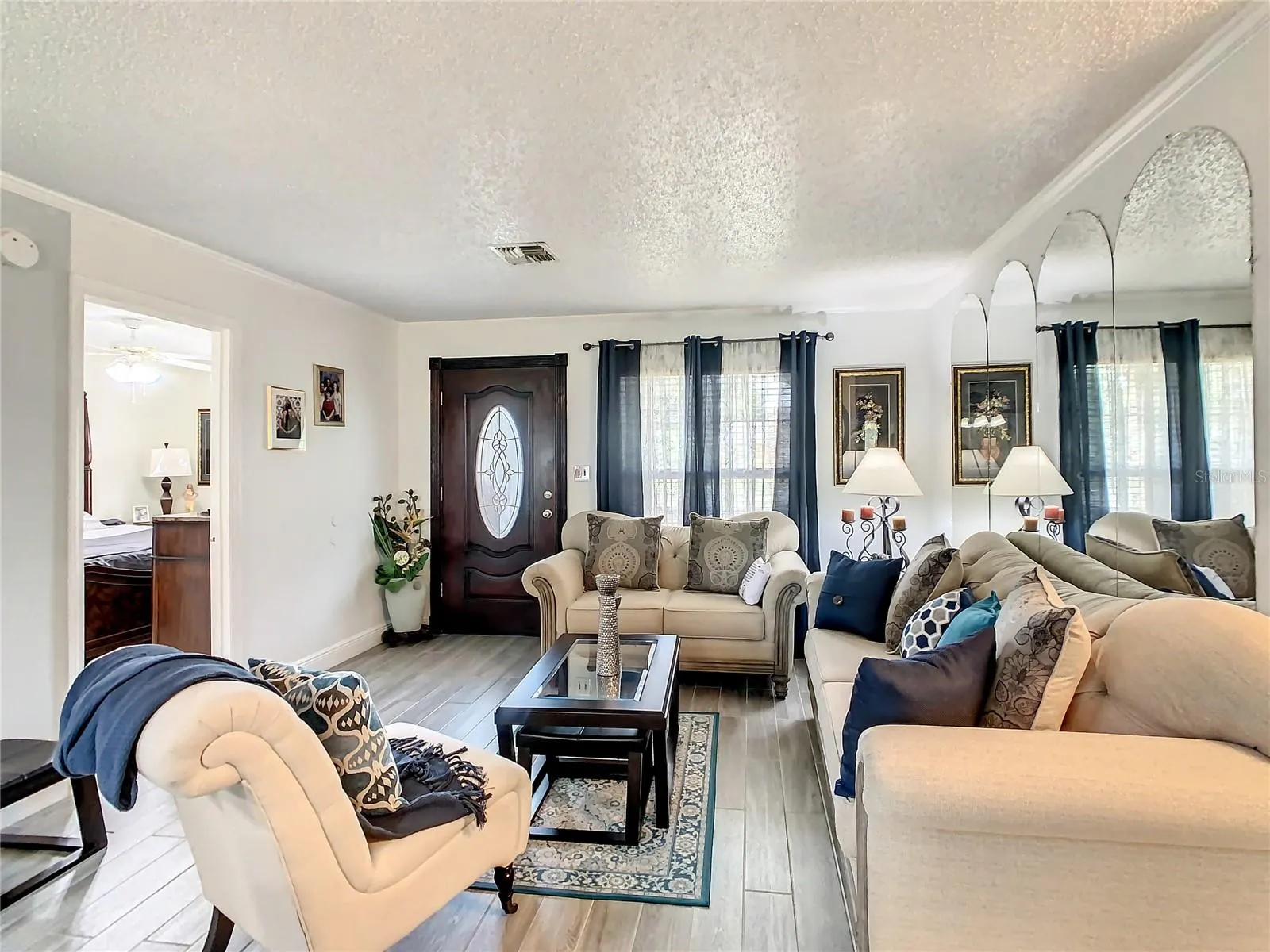 624 ROYAL PALM DR