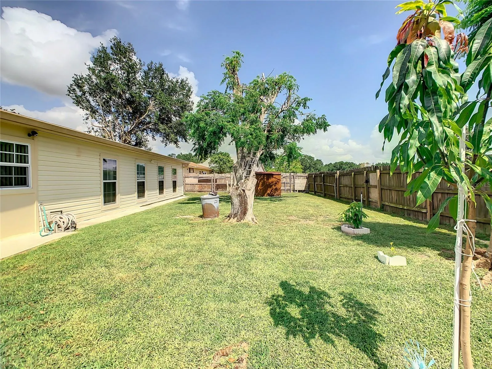 624 ROYAL PALM DR