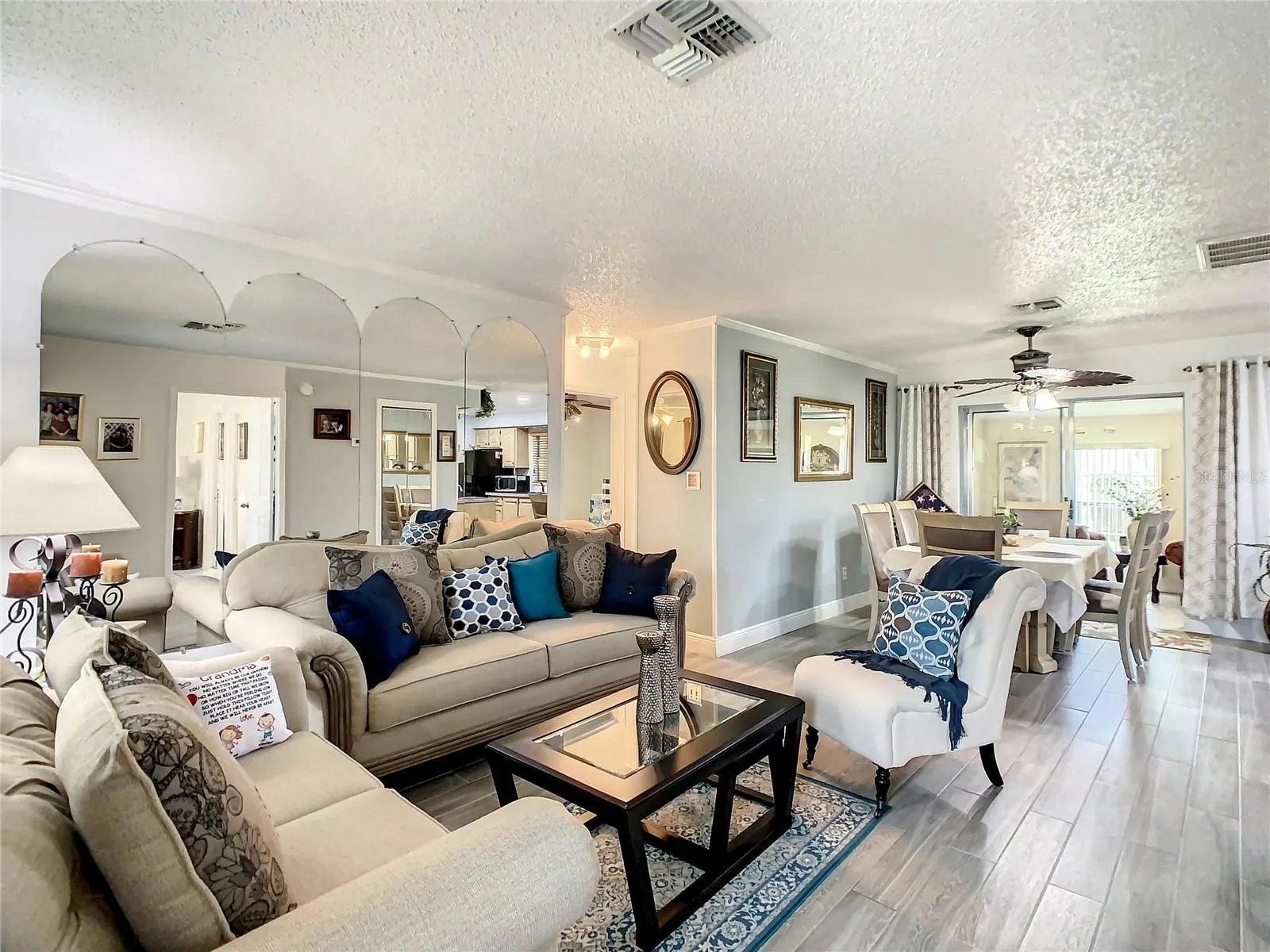 624 ROYAL PALM DR