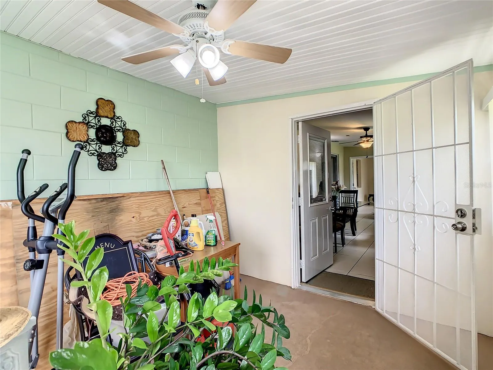 624 ROYAL PALM DR